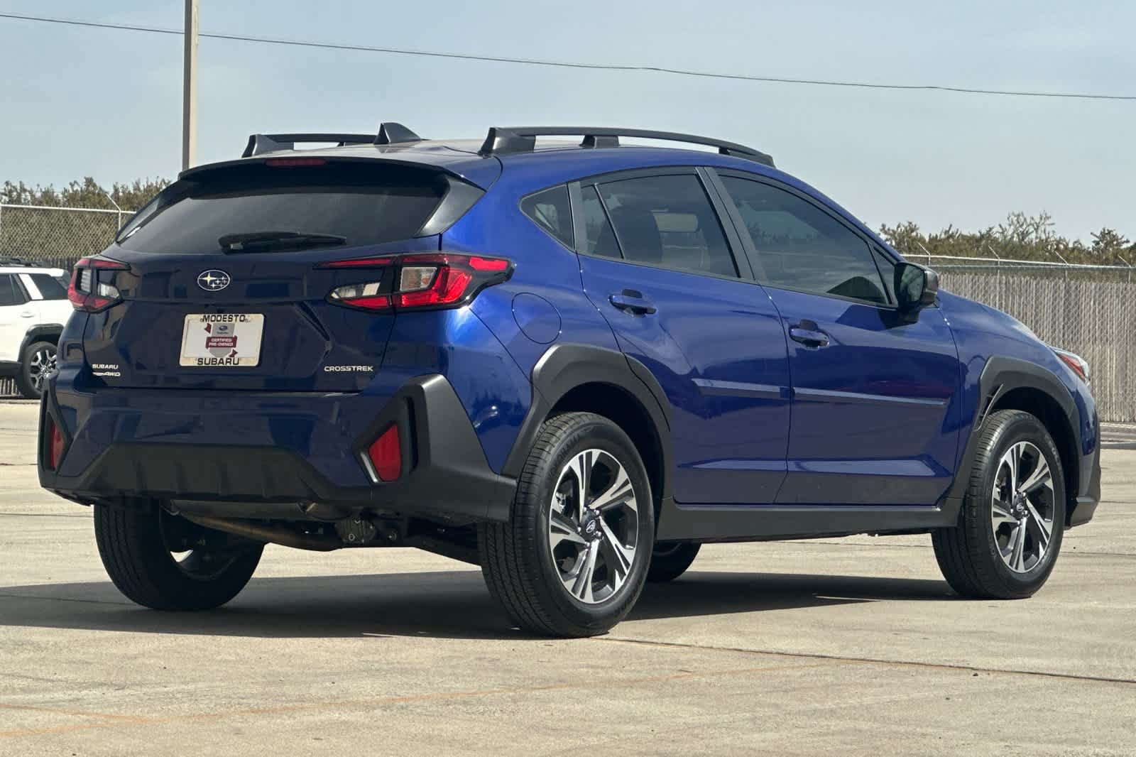 Used 2024 Subaru Crosstrek 2.0i Premium w/ Crosstrek Mirror Package AWD/4WD image 3