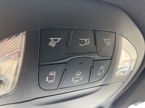 New 2026 Chrysler Pacifica Select image 24