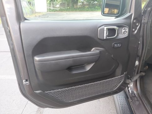 Used 2025 Jeep Wrangler Unlimited Sport AWD/4WD image 17