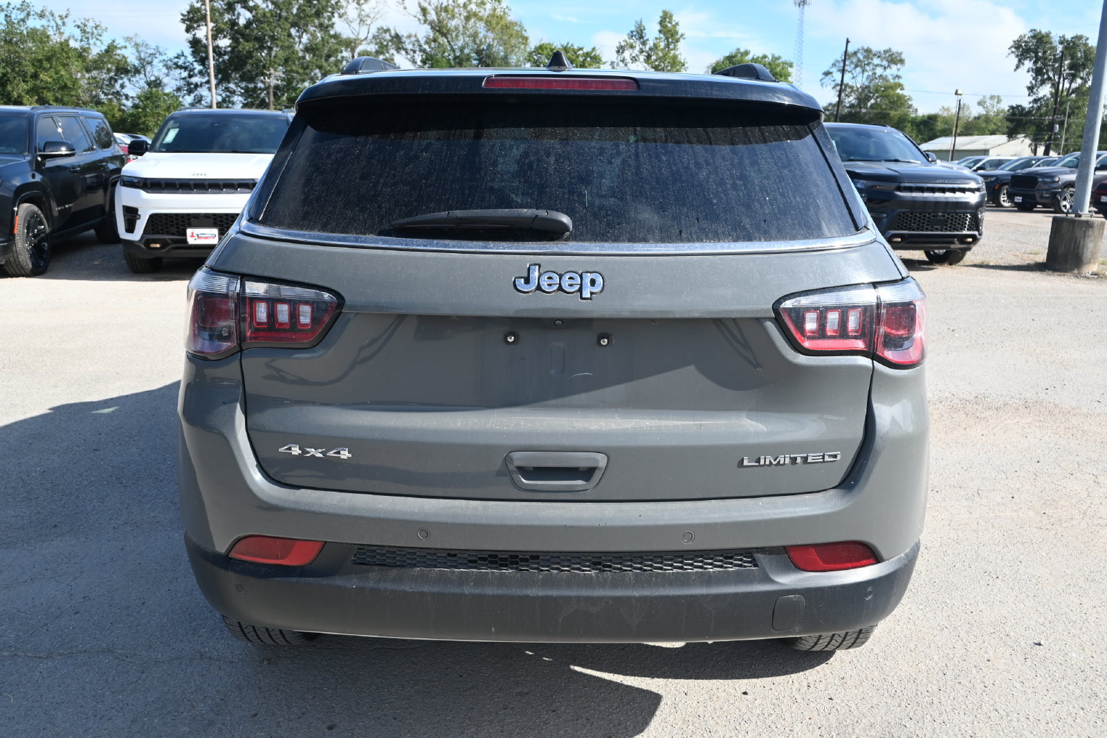 Used 2024 Jeep Compass Limited AWD/4WD image 3