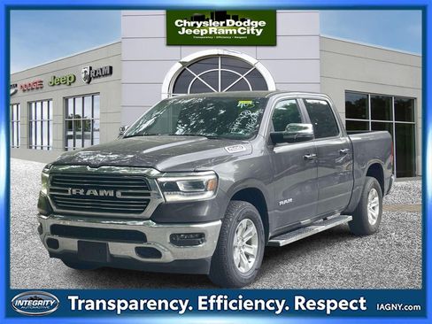 Used 2023 RAM 1500 Laramie AWD/4WD image 1