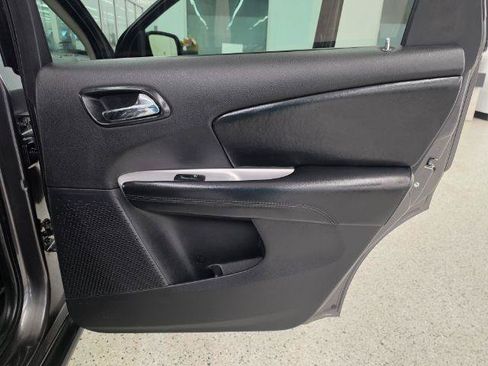 Used 2020 Dodge Journey SE FWD image 35