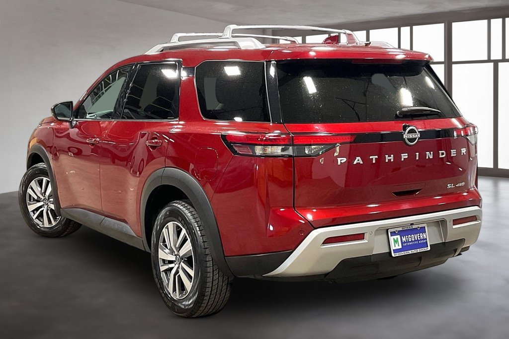 Used 2023 Nissan Pathfinder SL AWD/4WD image 4