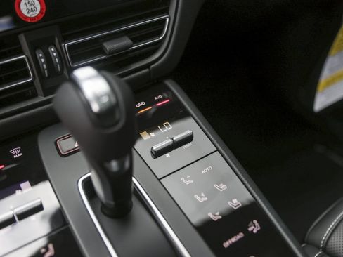 New 2026 Porsche Macan T AWD/4WD image 26