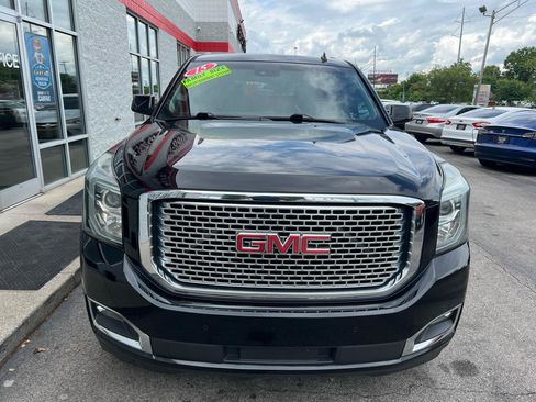 Used 2015 GMC Yukon Denali w/ Touring Package AWD/4WD image 10