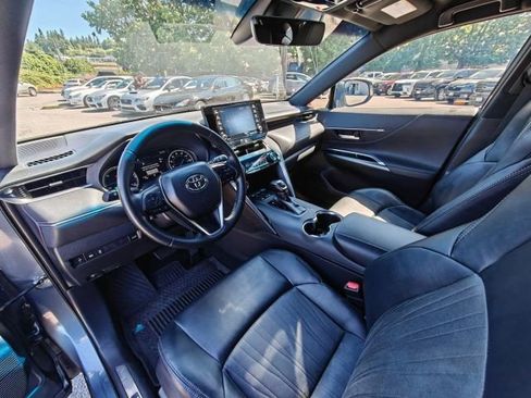 Used 2021 Toyota Venza XLE image 10