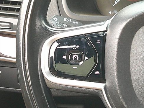 Used 2019 Volvo XC90 T6 Momentum image 28