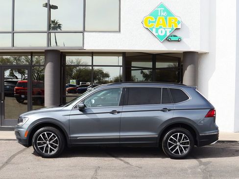 Used 2021 Volkswagen Tiguan SE image 8