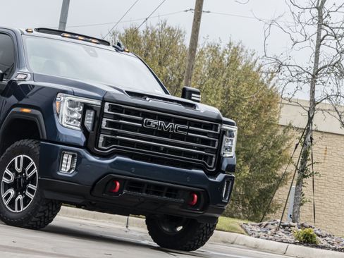 Used 2020 GMC Sierra 3500 AT4 w/ Technology Package image 5