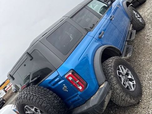 Used 2024 Ford Bronco Badlands image 3