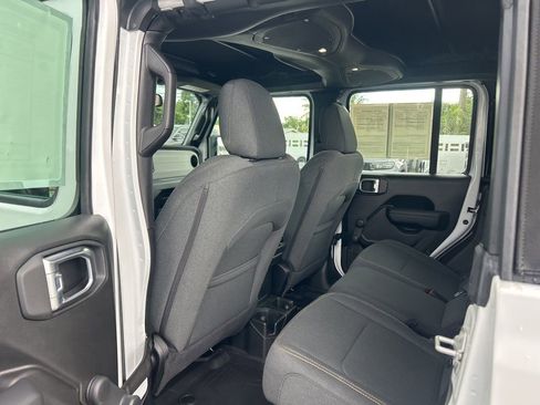 Certified 2024 Jeep Gladiator Sport image 31