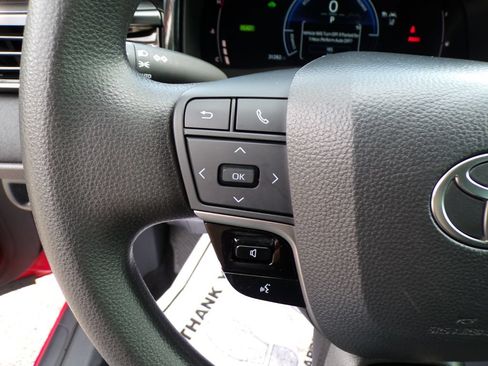 Used 2025 Toyota Camry LE FWD image 30