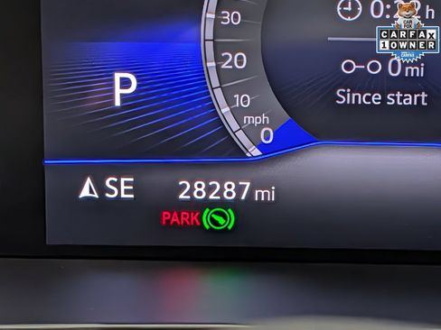 Used 2024 Volkswagen Taos SE w/ Panoramic Sunroof Package AWD/4WD image 20