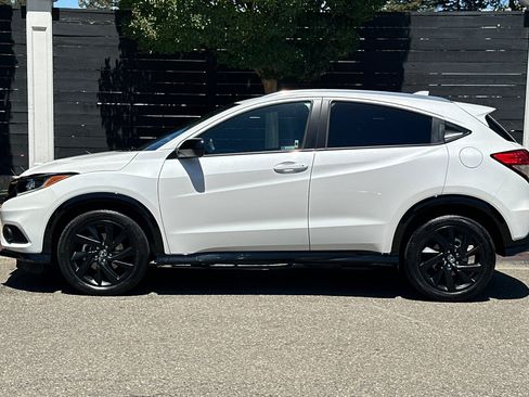 Used 2022 Honda HR-V Sport image 2