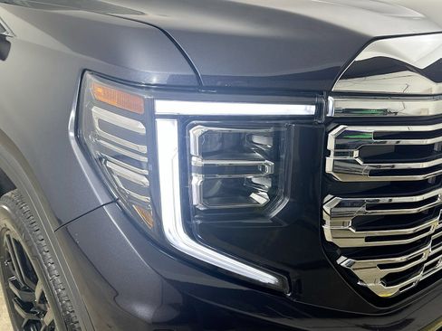 Used 2022 GMC Sierra 1500 Denali w/ Technology Package AWD/4WD image 10