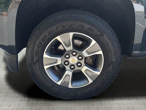 Used 2018 Chevrolet Colorado Z71 AWD/4WD image 26