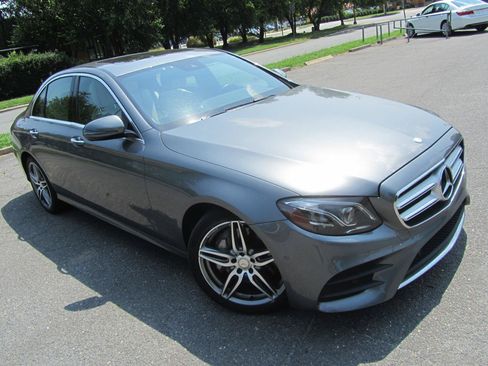 Used 2017 Mercedes-Benz E 300 4MATIC image 3