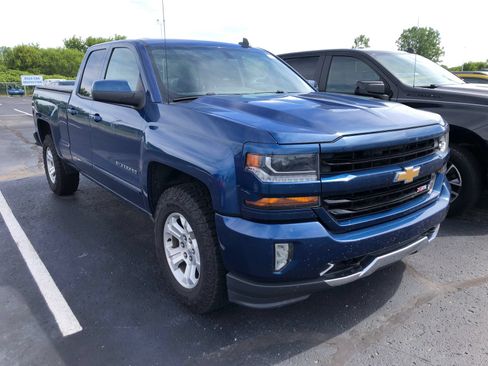 Used 2017 Chevrolet Silverado 1500 LT w/ All Star Edition AWD/4WD image 3