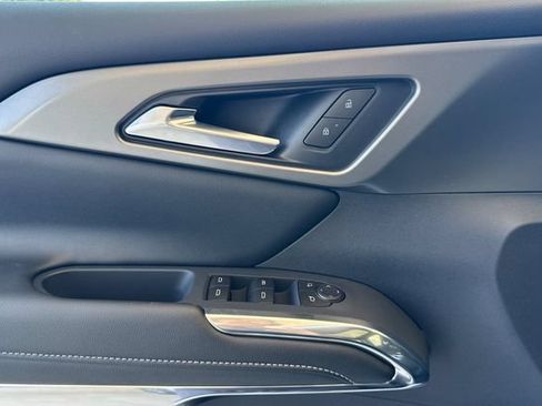 New 2026 Chevrolet Traverse LT w/ Sun and Wheel Package FWD image 17