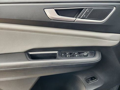 Used 2024 Volkswagen Atlas Cross Sport SEL R-Line image 25