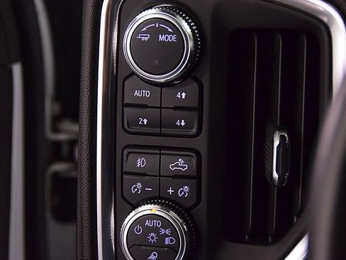 Used 2021 GMC Sierra 2500 AT4 image 23