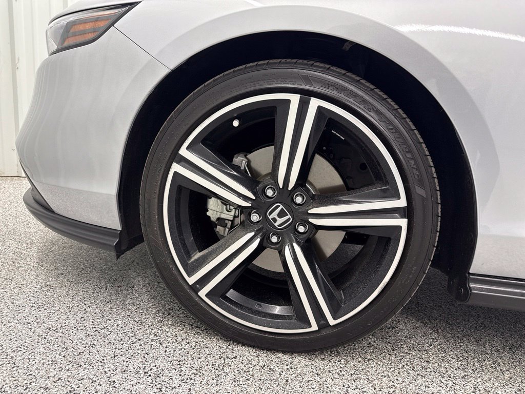 Used 2025 Honda Accord Sport image 9