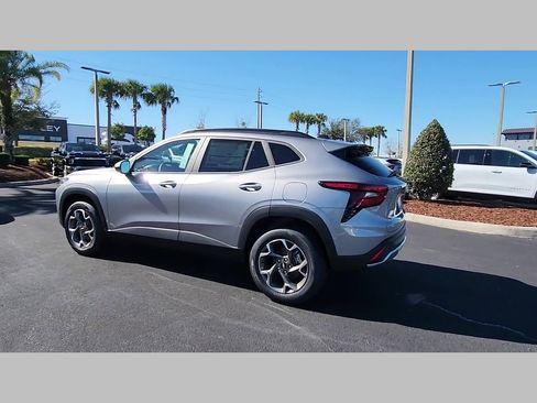 New 2026 Chevrolet Trax LT w/ Driver Confidence Package image 18