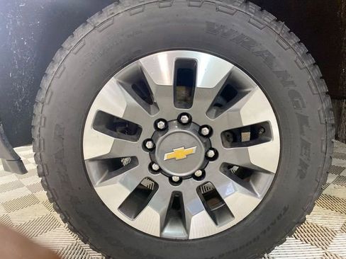 Used 2024 Chevrolet Silverado 2500 Custom w/ Custom Value Package image 22