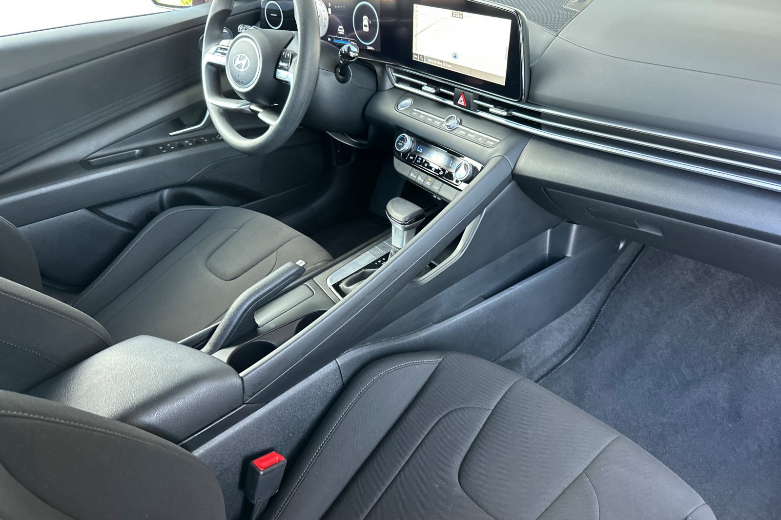 Used 2024 Hyundai Elantra SEL FWD image 15
