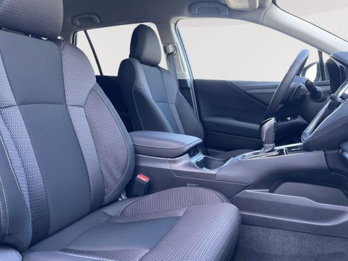 Used 2025 Subaru Outback Premium image 4