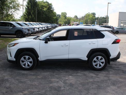 Used 2025 Toyota RAV4 LE AWD/4WD image 5