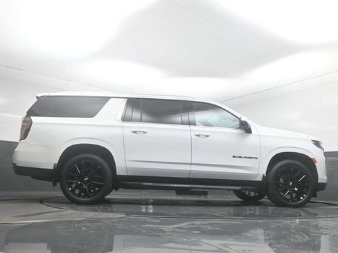 Used 2023 Chevrolet Suburban LT w/ Luxury Package image 56