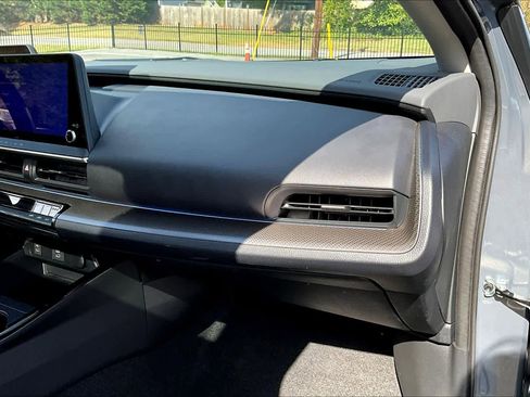 Used 2024 Toyota Prius XLE image 19