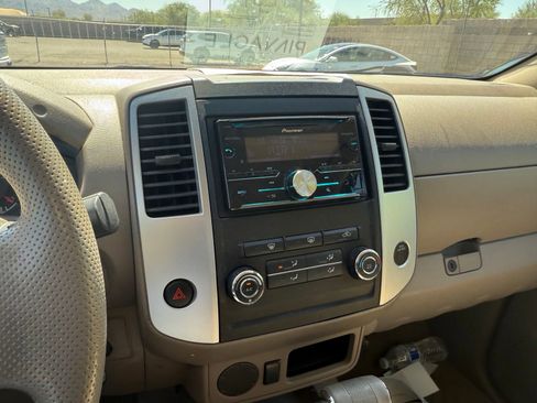 Used 2009 Nissan Frontier SE w/ SE Value Truck Pkg RWD image 20