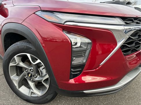 Certified 2024 Chevrolet Trax LT w/ Driver Confidence Package image 25