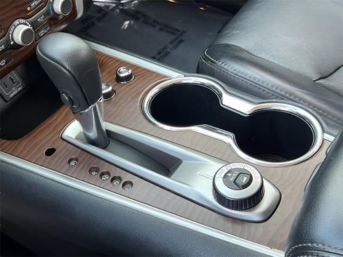 Used 2020 Nissan Pathfinder Platinum image 39