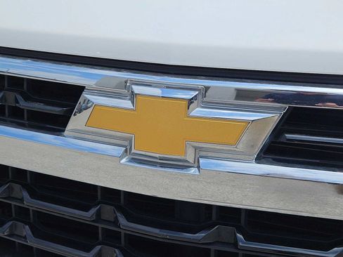 Used 2025 Chevrolet Silverado 1500 LT RWD image 13