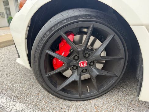 Used 2024 Honda Civic Type R image 7
