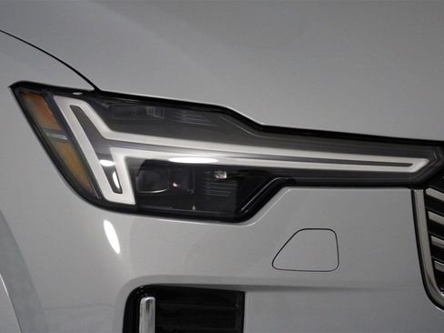 New 2026 Volvo XC90 B5 Plus image 14