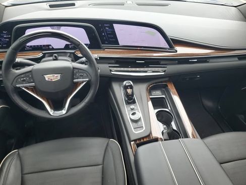 Used 2023 Cadillac Escalade Premium Luxury AWD/4WD image 25