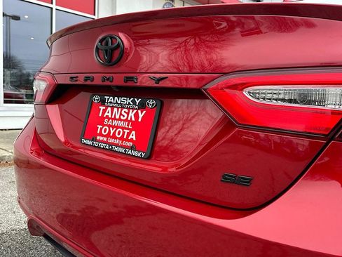 Used 2020 Toyota Camry SE image 6