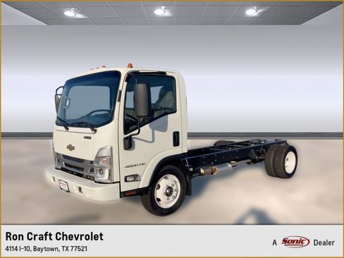 New 2025 Chevrolet Low Cab Forward image 1