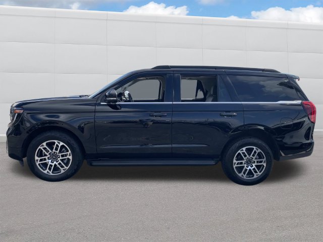 Used 2025 Ford Expedition Active AWD/4WD image 2