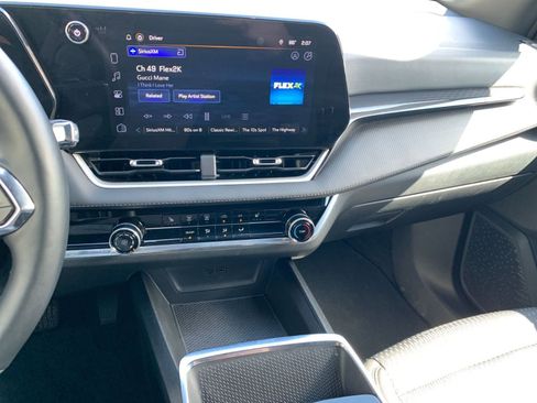 Used 2025 Chevrolet Equinox LT image 17