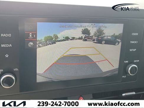 Certified 2025 Kia Sportage LX FWD image 28