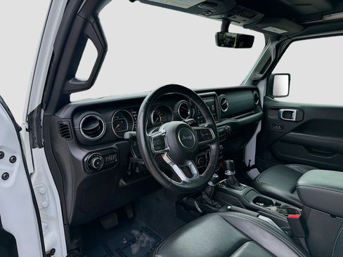 Used 2022 Jeep Wrangler Unlimited Sahara w/ Cold Weather Group image 9