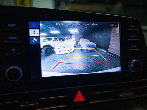 Used 2024 Hyundai Elantra SE FWD image 19