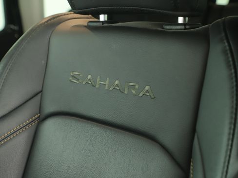 Used 2024 Jeep Wrangler Unlimited Sahara w/ Safety Group image 8