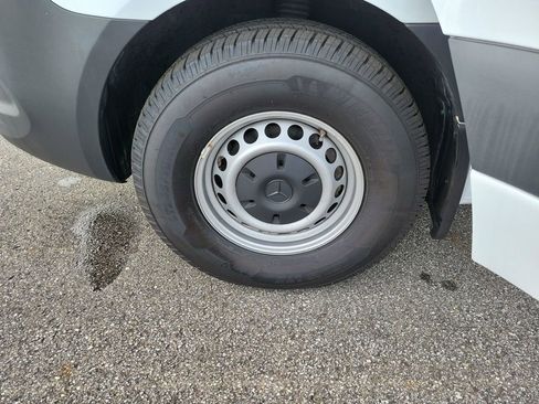 Used 2025 Mercedes-Benz Sprinter 2500 image 50