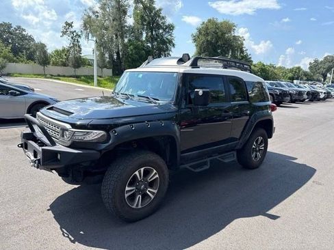 Used 2014 Toyota FJ Cruiser 4WD w/ Upgrade Package image 1